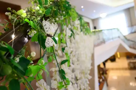 Geländer-Girlanden – Ein zauberhaftes Detail für Treppen, Galerien oder Eingangsbereiche.