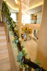 Geländer-Girlanden – Ein zauberhaftes Detail für Treppen, Galerien oder Eingangsbereiche.